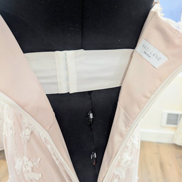 Madi Lane Junie wedding dress size 20 in mocha - Picture 14 of 17